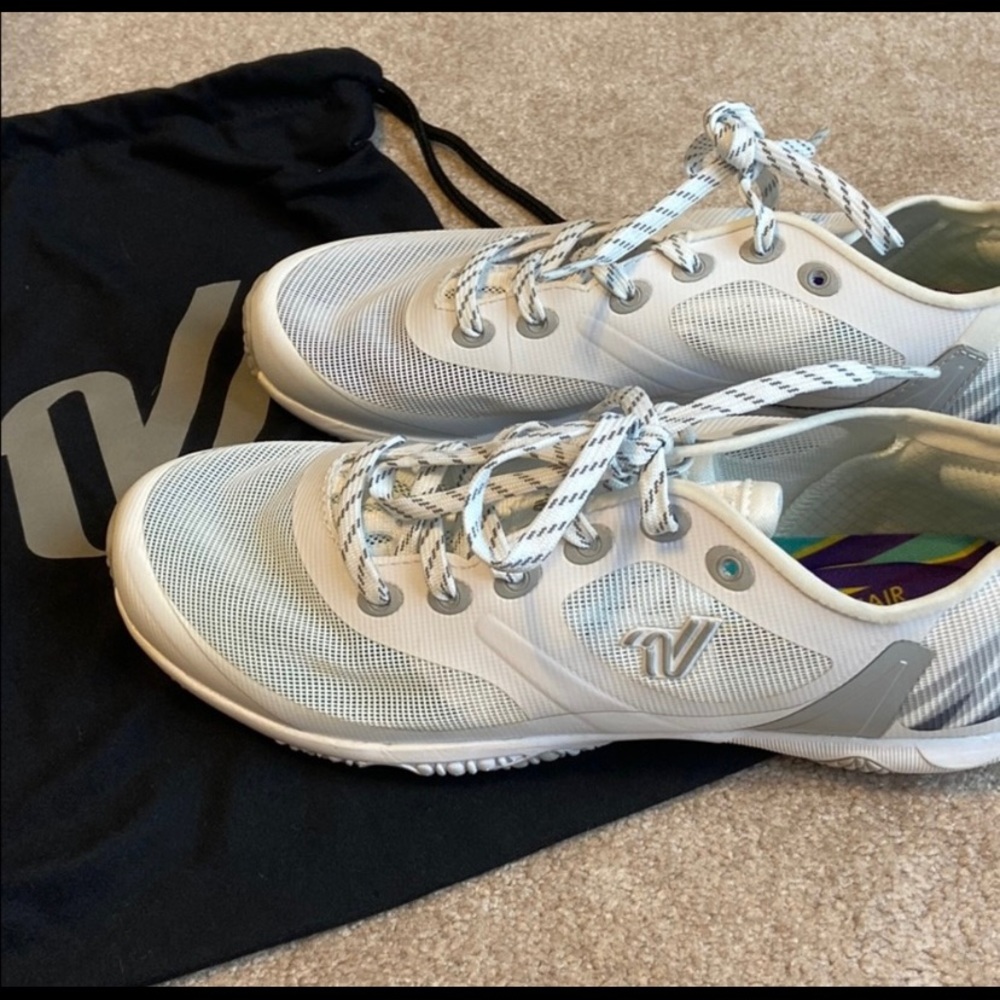 NWOT Varsity Ascend cheer shoes. Size 7.
